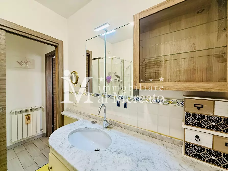 Immagine 39 di Appartamento in vendita  a Viareggio