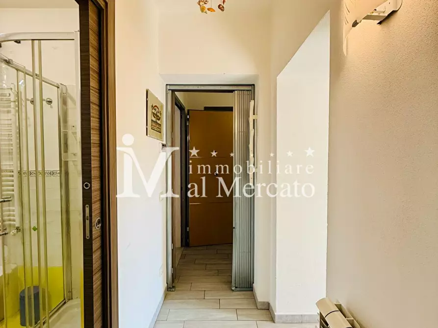 Immagine 43 di Appartamento in vendita  a Viareggio