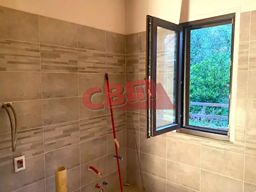 Immagine 11 di Terreno agricolo in vendita  a Livorno