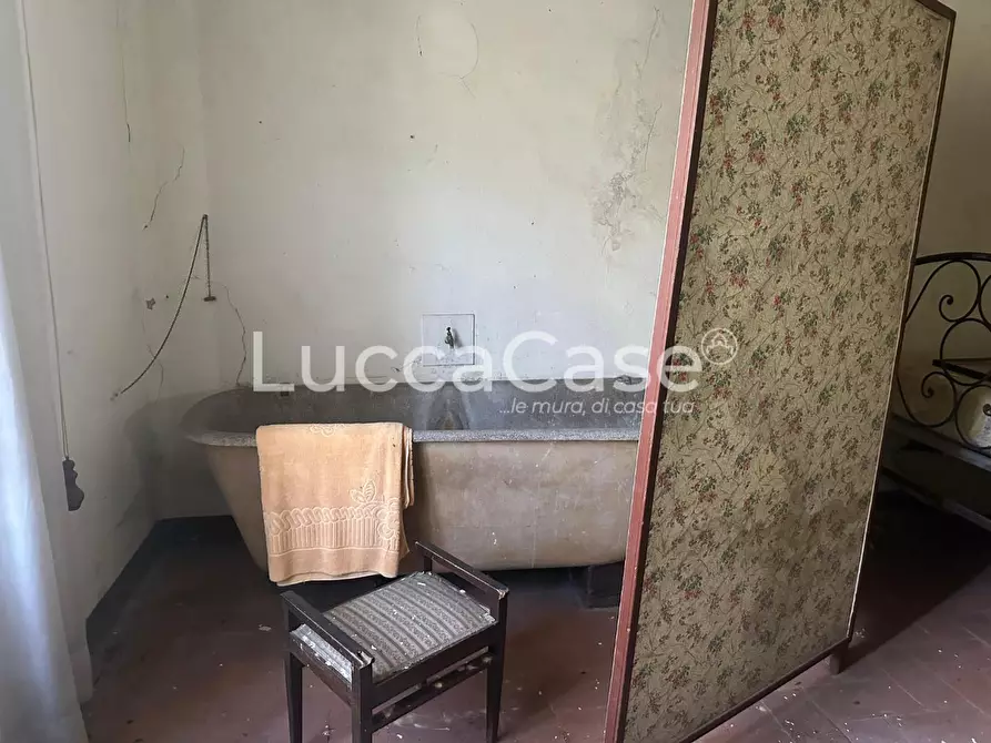 Immagine 22 di Villa in vendita  a Borgo A Mozzano