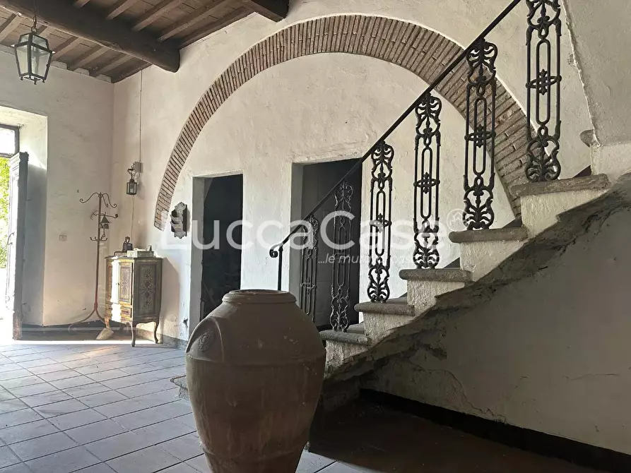 Immagine 48 di Villa in vendita  a Borgo A Mozzano