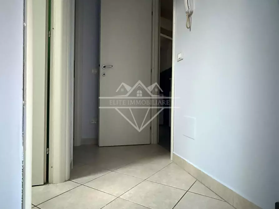 Immagine 8 di Porzione di casa in vendita  a Massa