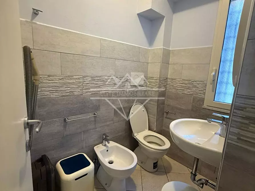 Immagine 5 di Porzione di casa in vendita  a Massa