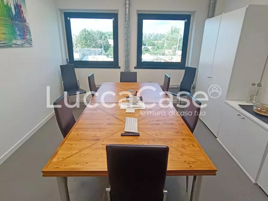 Immagine 6 di Ufficio in vendita  a Capannori