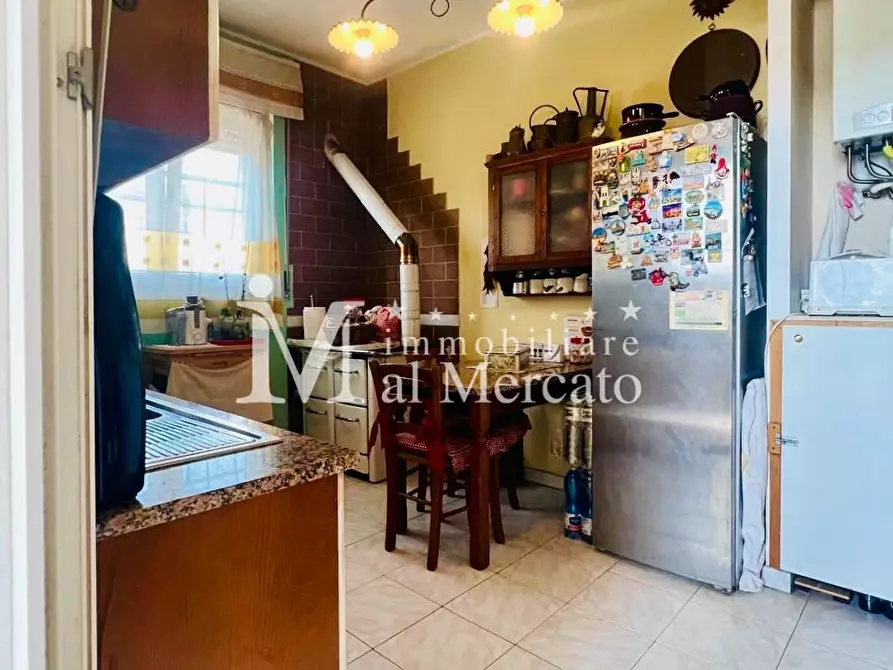 Immagine 9 di Appartamento in vendita  a Viareggio