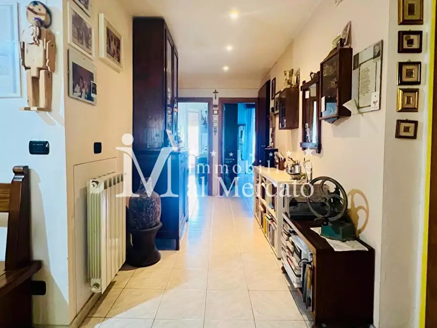 Immagine 14 di Appartamento in vendita  a Viareggio