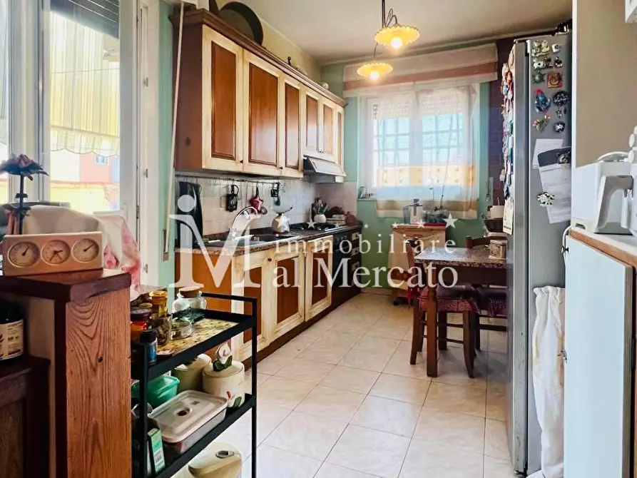 Immagine 10 di Appartamento in vendita  a Viareggio