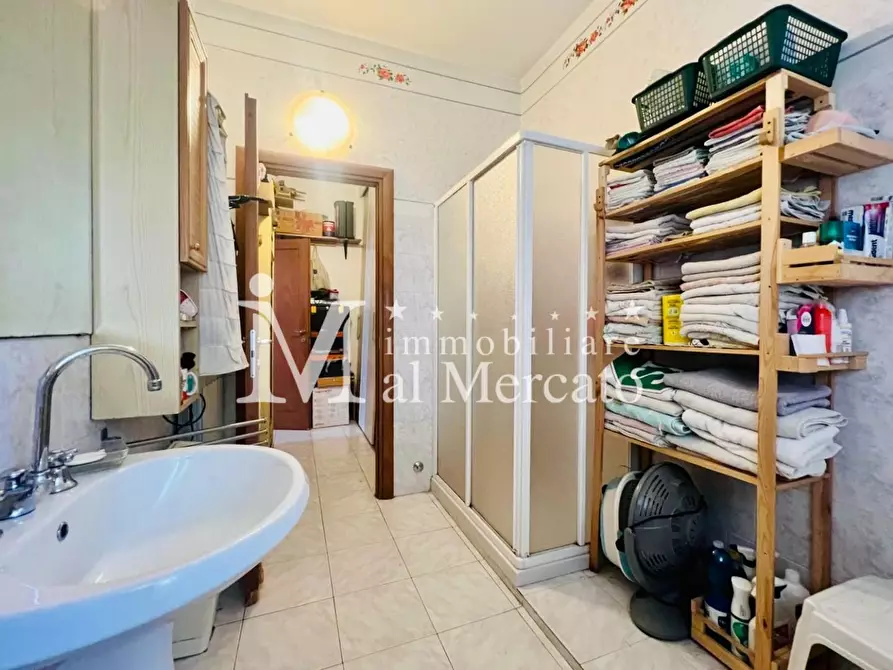 Immagine 32 di Appartamento in vendita  a Viareggio