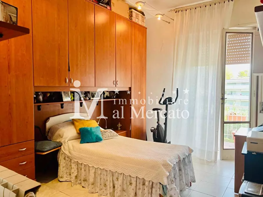 Immagine 28 di Appartamento in vendita  a Viareggio