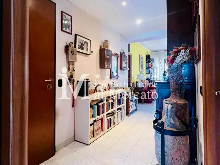 Immagine 2 di Appartamento in vendita  a Viareggio