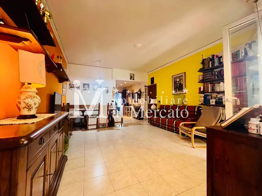 Immagine 6 di Appartamento in vendita  a Viareggio