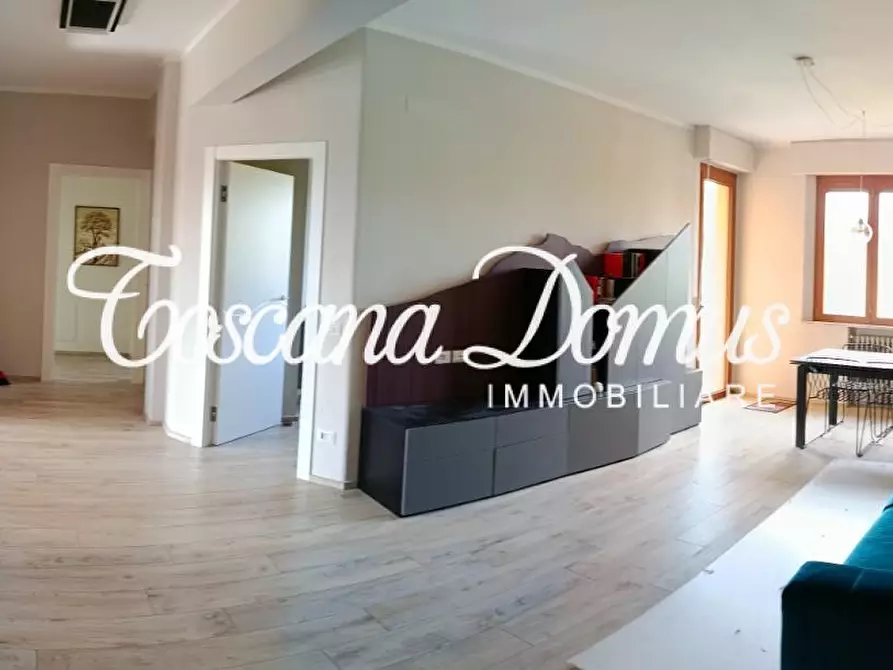 Immagine 1 di Appartamento in vendita  a Siena