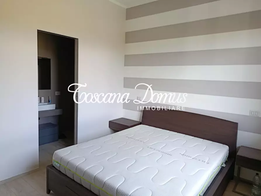 Immagine 11 di Appartamento in vendita  a Siena