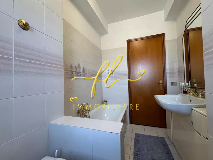 Immagine 31 di Appartamento in vendita  a Livorno