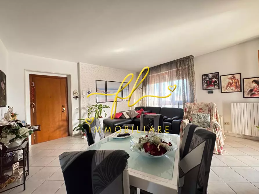 Immagine 2 di Appartamento in vendita  a Livorno