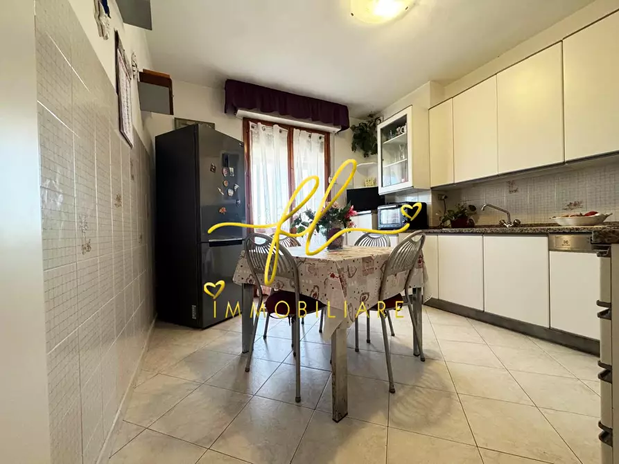 Immagine 8 di Appartamento in vendita  a Livorno