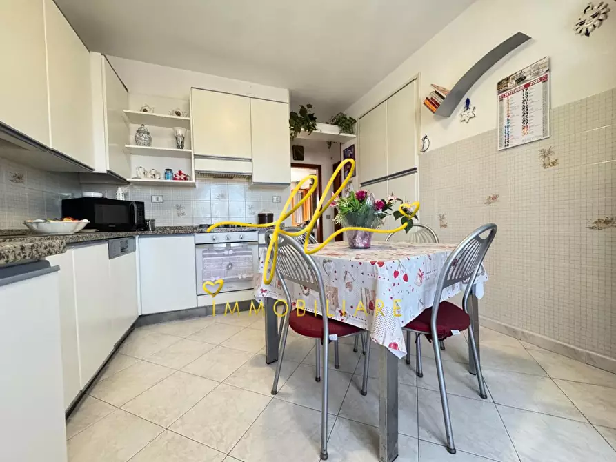 Immagine 10 di Appartamento in vendita  a Livorno