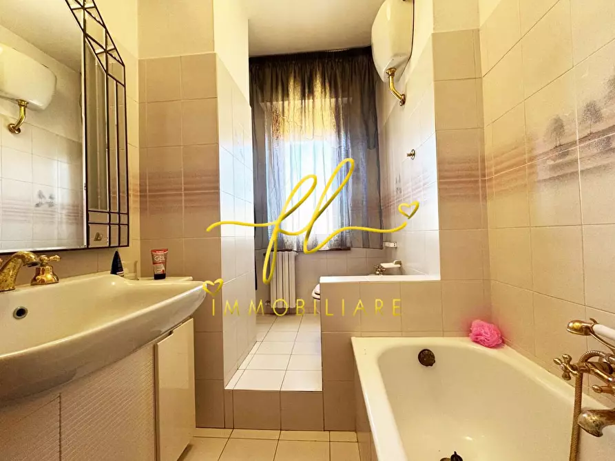 Immagine 29 di Appartamento in vendita  a Livorno