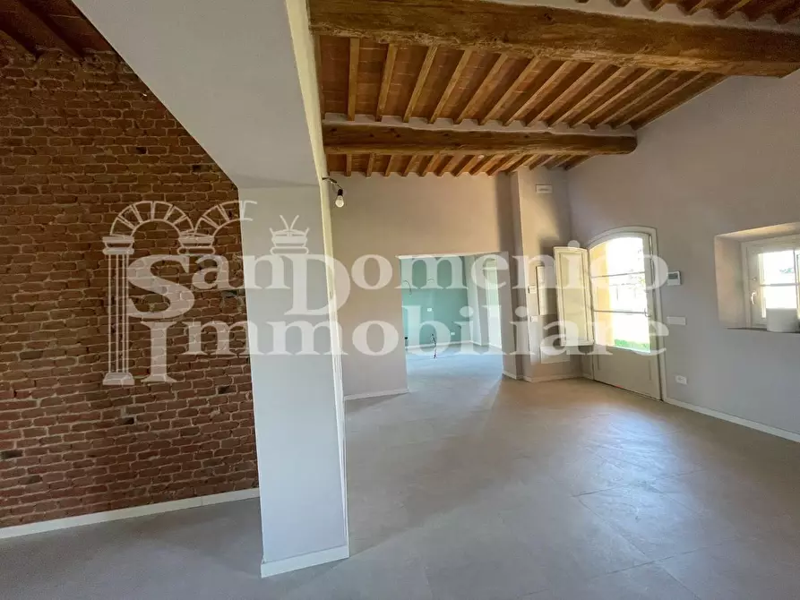 Immagine 1 di Villa in vendita  a Pisa