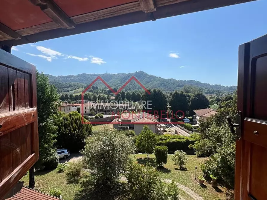 Immagine 15 di Villa in vendita  a Camaiore