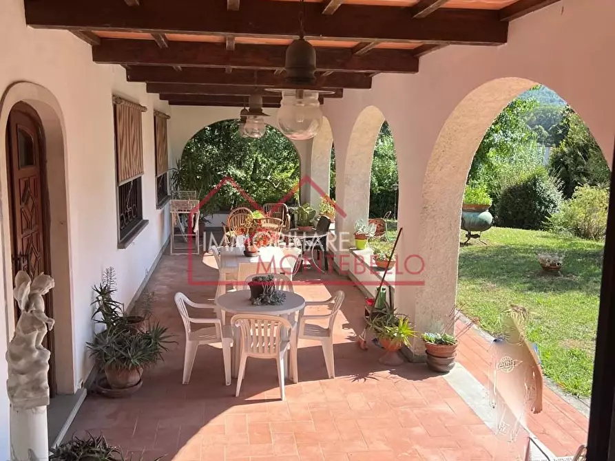 Immagine 20 di Villa in vendita  a Camaiore