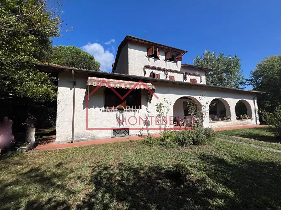 Immagine 25 di Villa in vendita  a Camaiore
