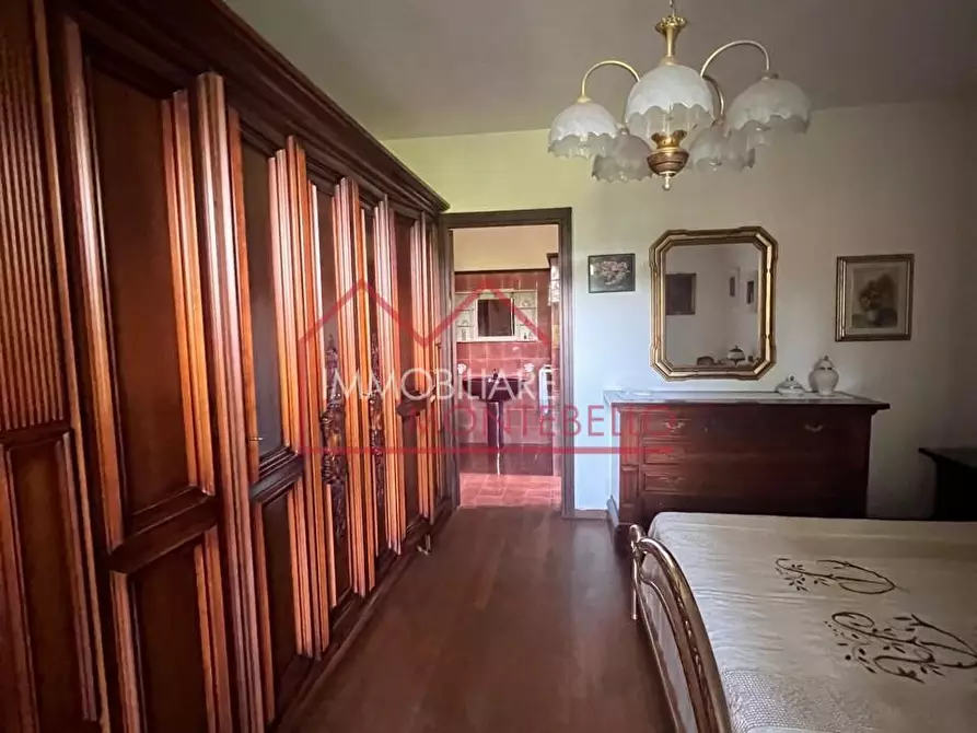 Immagine 11 di Villa in vendita  a Camaiore