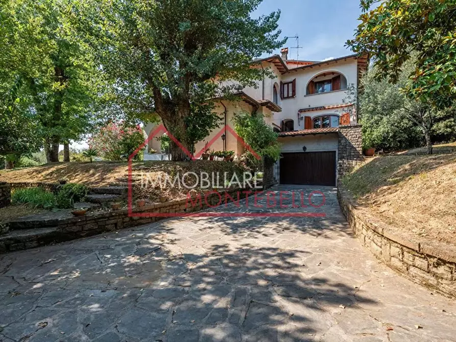Immagine 29 di Villa in vendita  a Camaiore