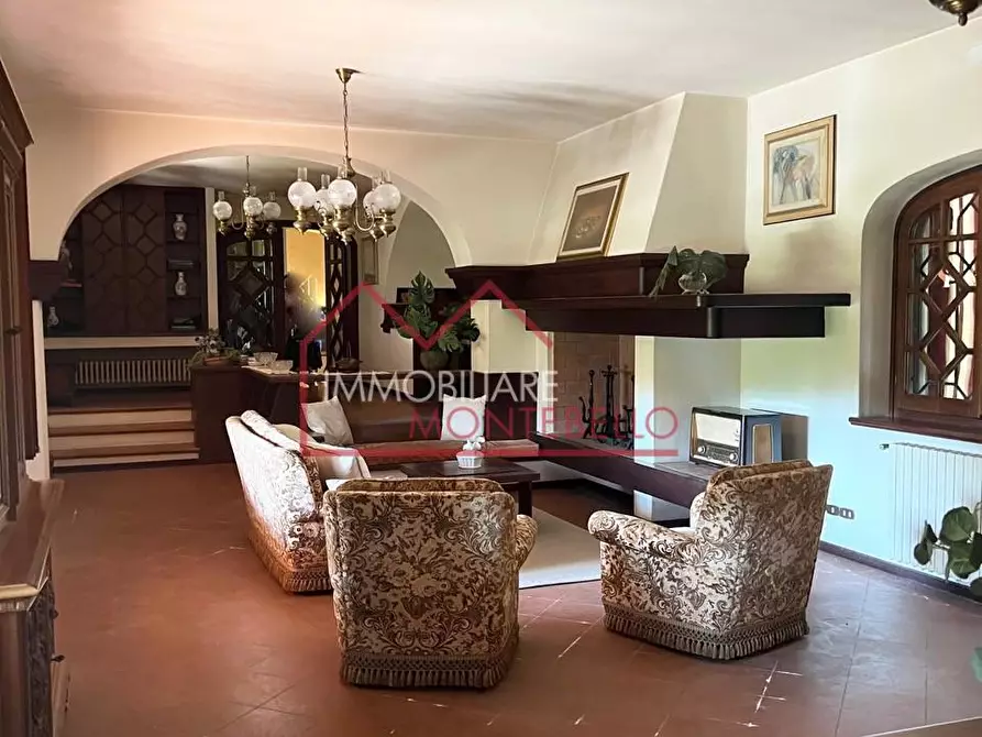 Immagine 17 di Villa in vendita  a Camaiore