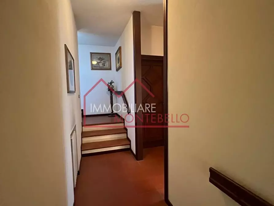 Immagine 5 di Villa in vendita  a Camaiore