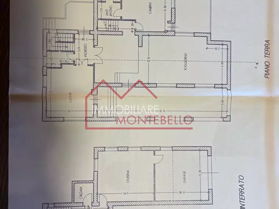 Immagine 27 di Villa in vendita  a Camaiore