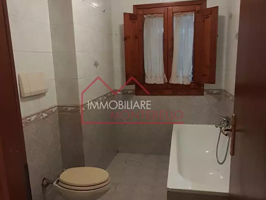 Immagine 7 di Appartamento in vendita  a Camaiore