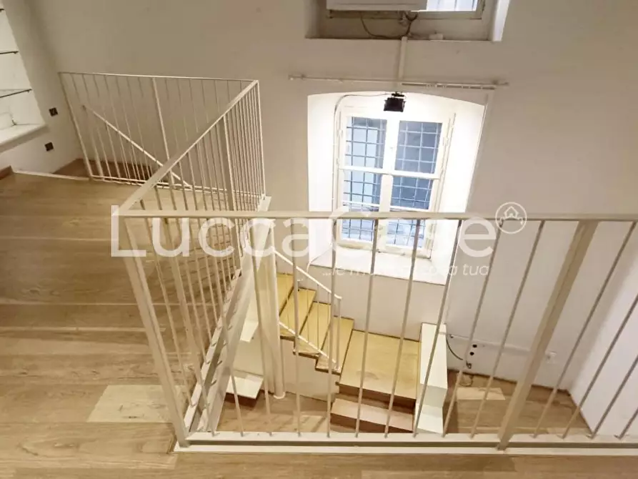 Immagine 8 di Locale commerciale in affitto  a Lucca