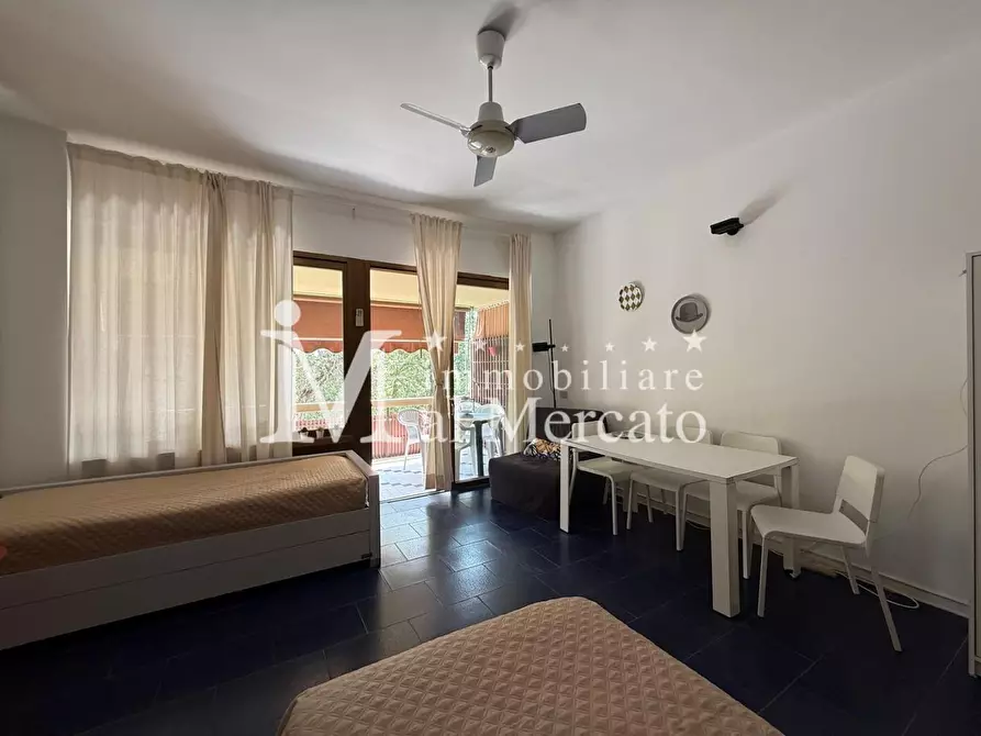 Immagine 27 di Appartamento in vendita  a Viareggio