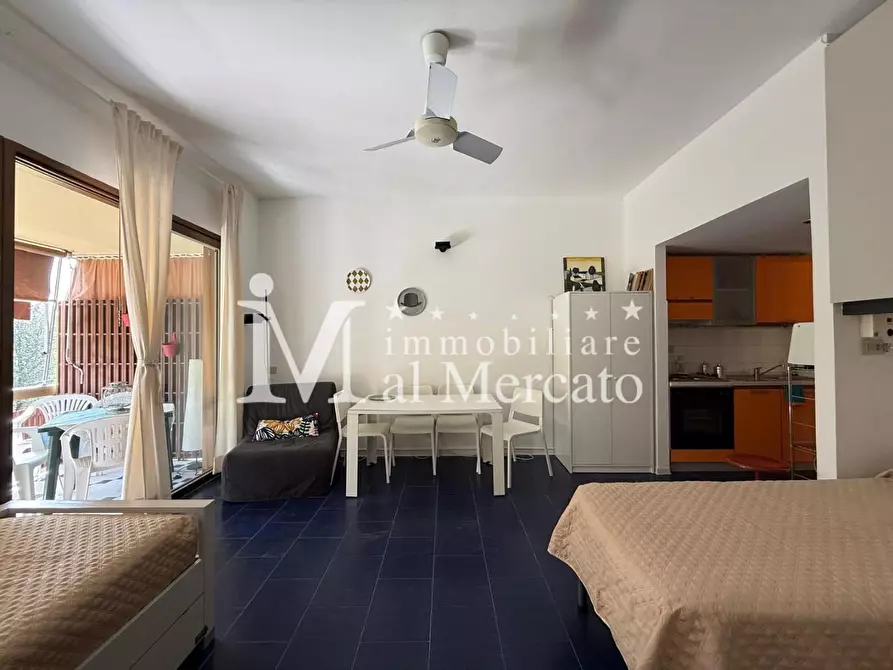 Immagine 22 di Appartamento in vendita  a Viareggio