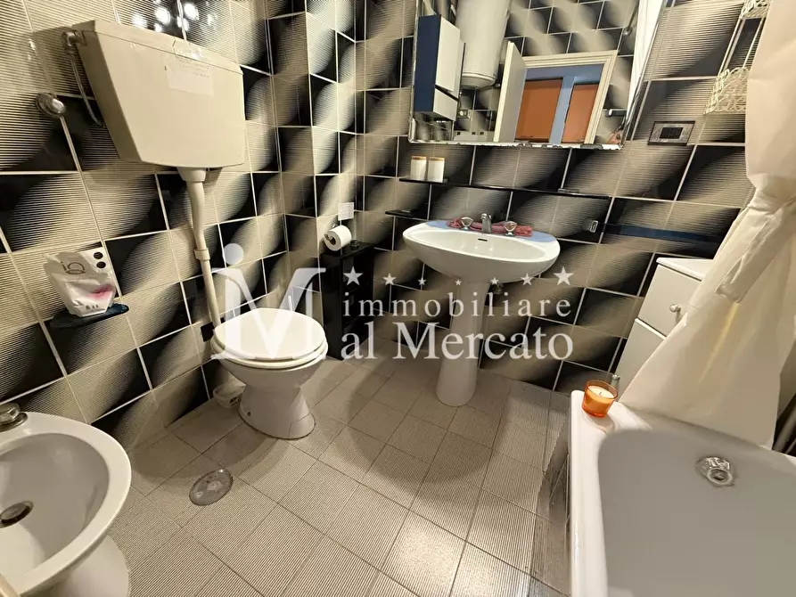 Immagine 21 di Appartamento in vendita  a Viareggio