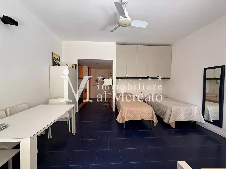 Immagine 25 di Appartamento in vendita  a Viareggio