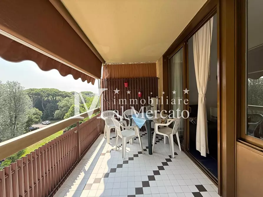 Immagine 4 di Appartamento in vendita  a Viareggio