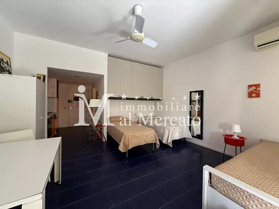 Immagine 29 di Appartamento in vendita  a Viareggio