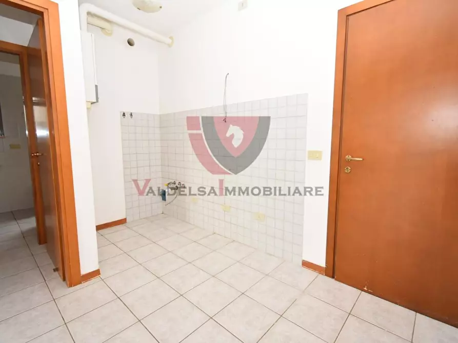 Immagine 5 di Appartamento in vendita  a Colle Di Val D'elsa