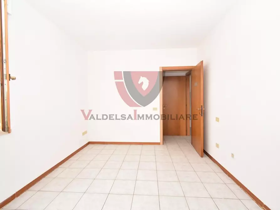 Immagine 16 di Appartamento in vendita  a Colle Di Val D'elsa