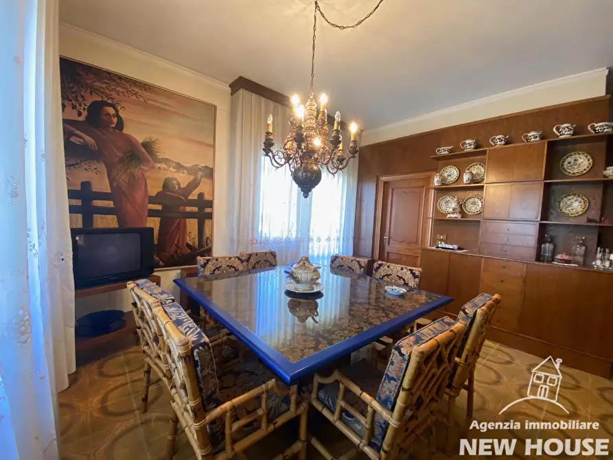 Immagine 2 di Villa in vendita  a San Giuliano Terme