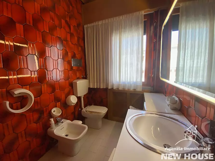 Immagine 28 di Villa in vendita  a San Giuliano Terme