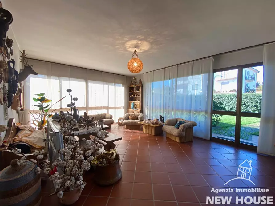 Immagine 9 di Villa in vendita  a San Giuliano Terme