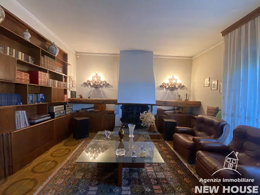 Immagine 1 di Villa in vendita  a San Giuliano Terme