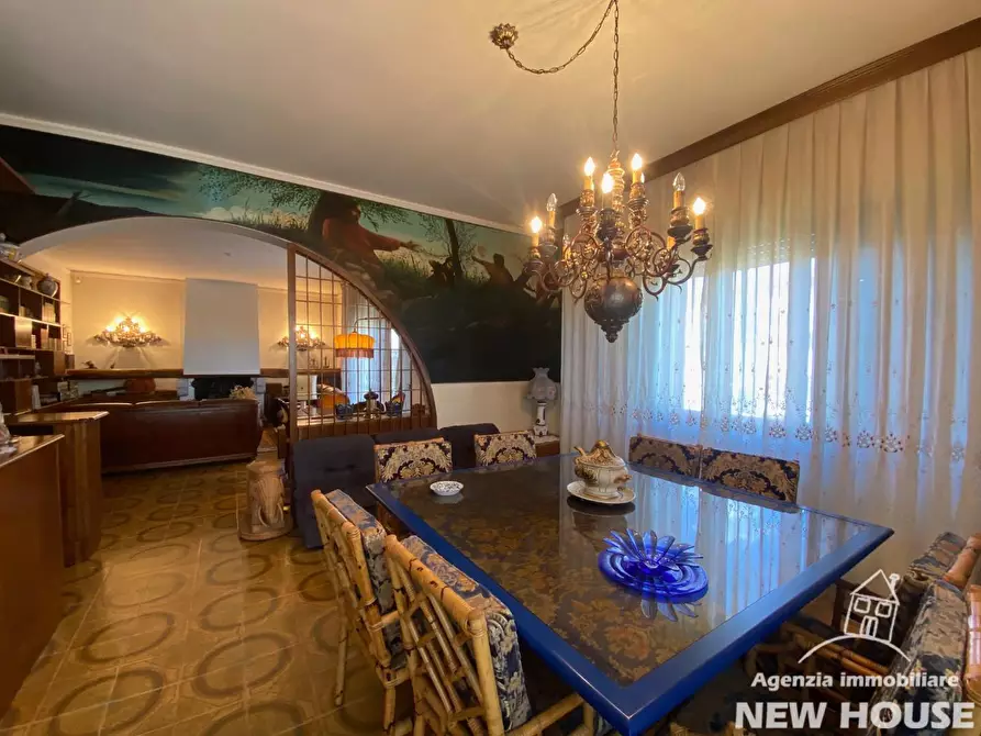 Immagine 3 di Villa in vendita  a San Giuliano Terme