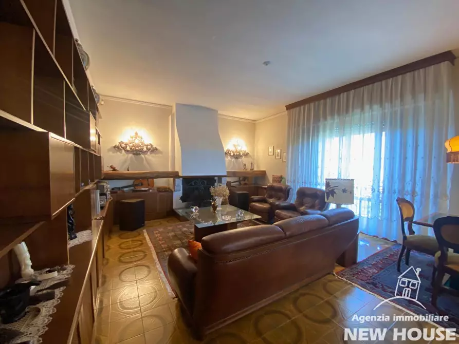 Immagine 4 di Villa in vendita  a San Giuliano Terme