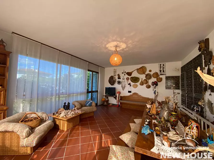 Immagine 8 di Villa in vendita  a San Giuliano Terme