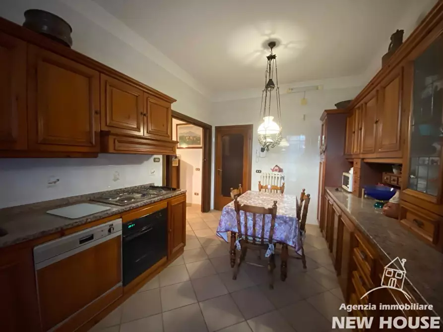 Immagine 15 di Villa in vendita  a San Giuliano Terme