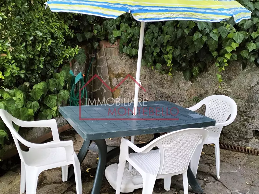 Immagine 10 di Casa bifamiliare in vendita  a Camaiore